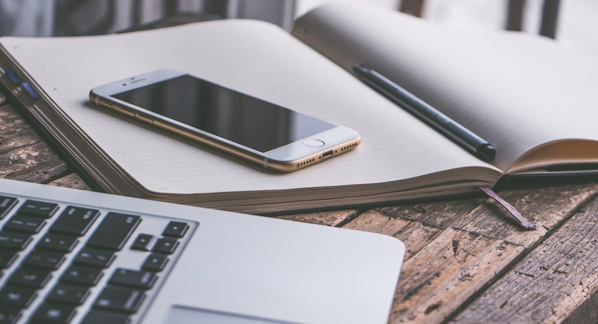 Nowoczesny PR w świecie biznesu – jak budować zaufanie w erze informacji?